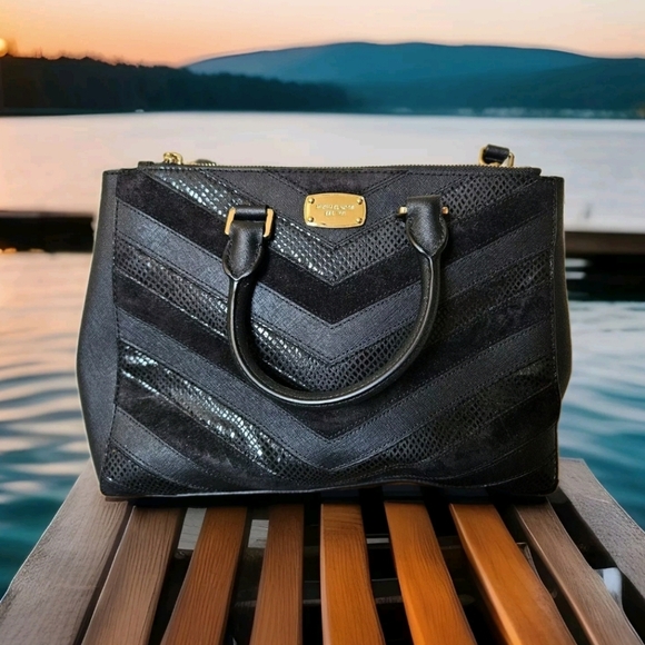 Michael Kors Tote Bag Medium EAST WEST MIXED MEDIA CHEVRON PYTHON DILLON NWOT - Picture 1 of 13